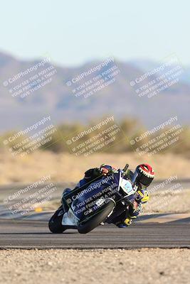 media/Dec-07-2025-CVMA (Sun) [[3e7d2de5dc]]/Race 16-Formula Middleweight/